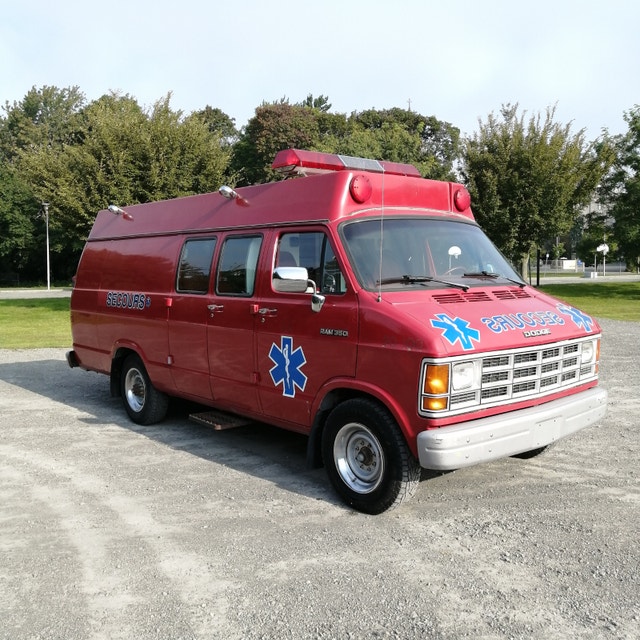 Dodge Ram Van — photo 4