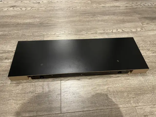 Floating shelf574679943480627204