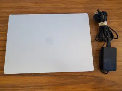 Microsoft Surface Laptop 3 (i5-1035G7/8gb/256gb SSD), View more