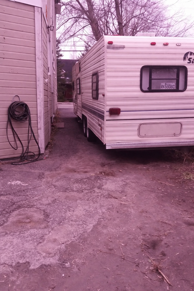 Selling a 35 ft travel trailer in solid overall condition. Make, year, and VIN are not available / n...