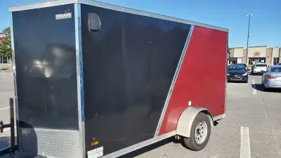 2018 Closed Cargo Haulin Trailer Remorque Fermer 6 x 12+ V-Nose - Super Clean! Only used for light u...