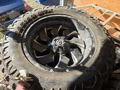 These are for chevy Silverado 2500 or 3500 off a 2011 Truck. 33x12.50 R 20 .LT. Make of Tyre Haida....