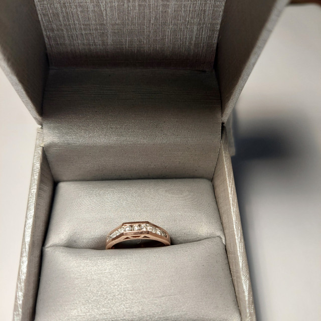 Rosegold wedding band size 6. in Jewellery & Watches in Moncton - Image 2