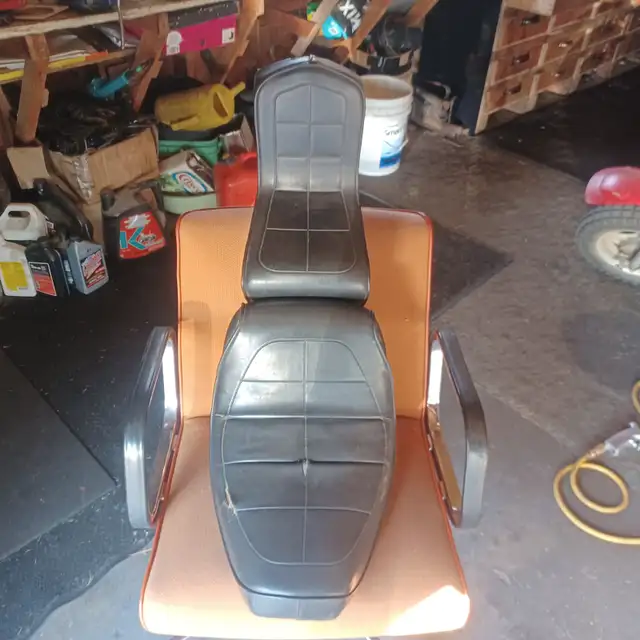 Harley Davidson seats in Motorcycle Parts & Accessories in Edmonton - Image 8