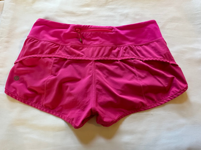 Lululmon speed up shorts 2.5inch size 6 in Women's - Bottoms in Thunder Bay - Image 3