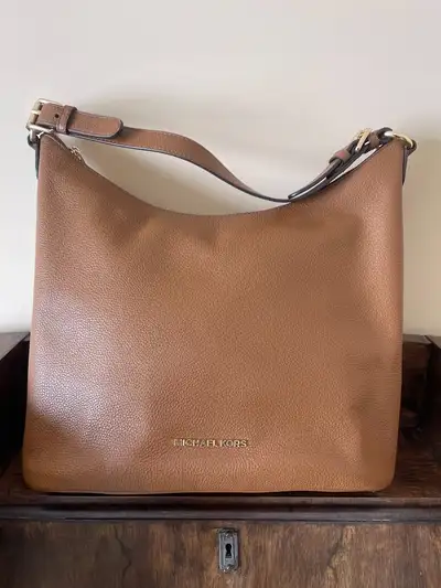 BRAND NEW LADIES 100 % AUTHENTIC  BROWN SHOULDER BAG BY ''MICHAE, View more