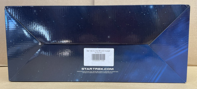 Star Trek Eaglemoss Starships USS Voyager NCC-74656 XL Edition in Arts & Collectibles in Regina - Image 3