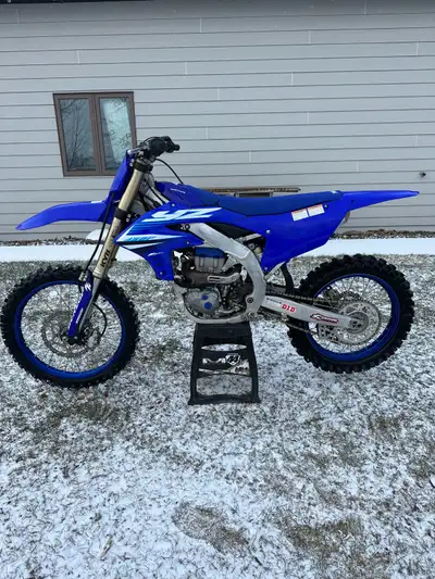 2025 YZ450f Yamaha like new condition. Racetech gold valves suspension , valued at $1500 Brand new o...