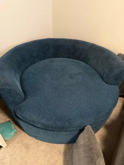 Pickup only Copperfield Se Nest chair - does not swivel Good condition Pet friendly home Teal blueis...