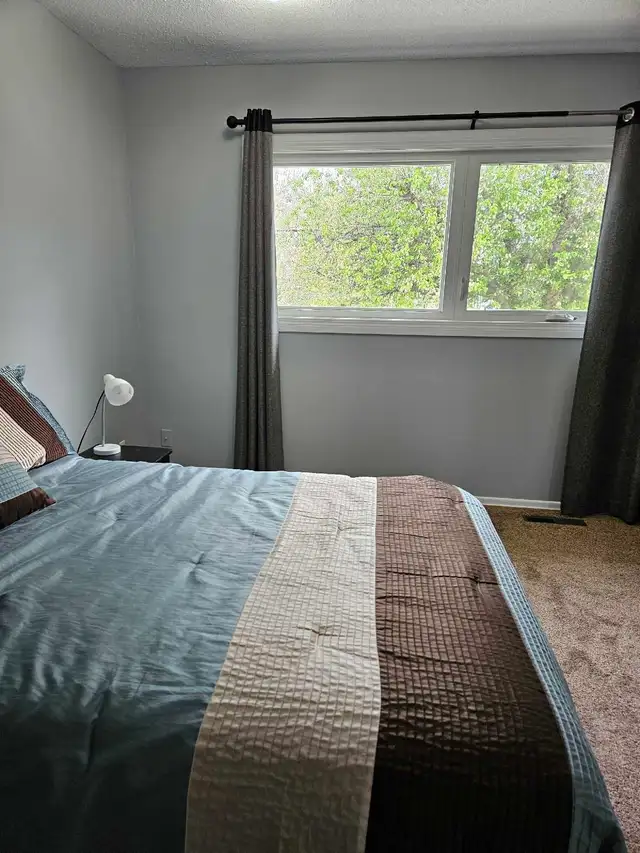 WALKING DISTANCE TO POLYTHECNIC  ROOMS FOR RENT MALES STUDENTS in Room Rentals & Roommates in Lethbridge - Image 10
