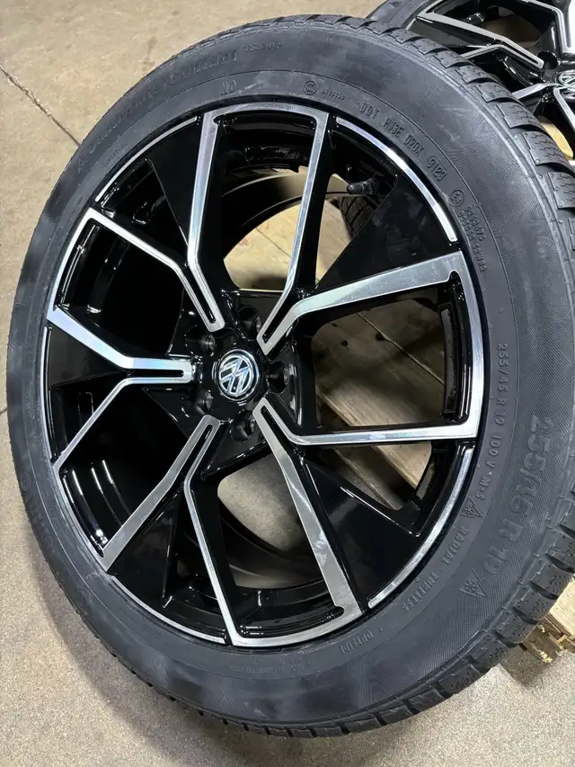 19” VW Tiguan winter tires and rims continental  in Tires & Rims in Markham / York Region - Image 5