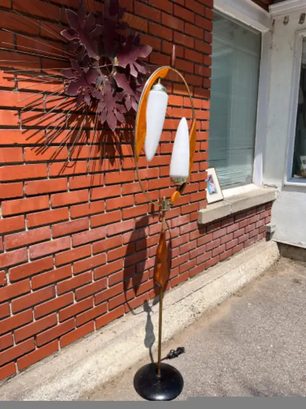 Lampe sur pied mid century 1960 mcm floor lamp in Indoor Lighting & Fans in City of Montréal - Image 4