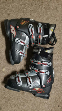 Ski boots size 27.5 adults (and skis if you want)