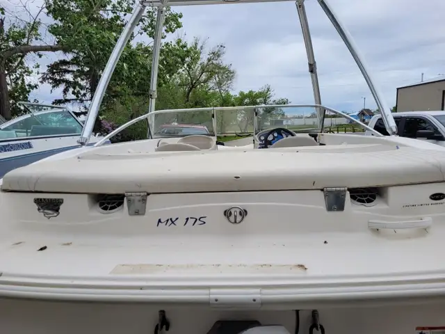 Glastron Boat in Powerboats & Motorboats in Moose Jaw - Image 8