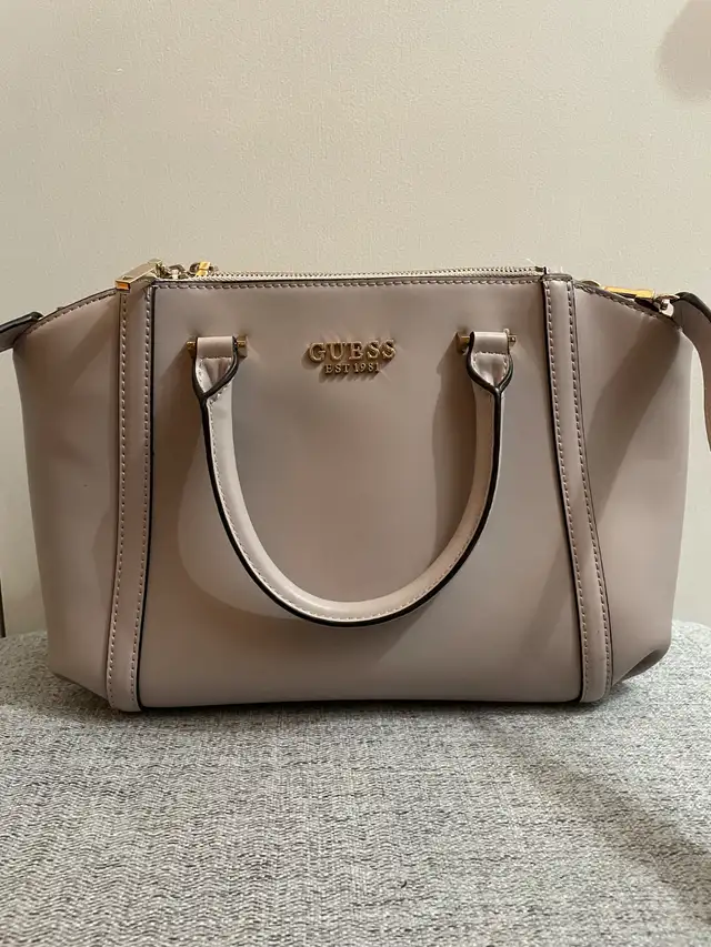 Guess Handbag / Purse - Mauve in Women's - Bags & Wallets in Kitchener / Waterloo - Image 2