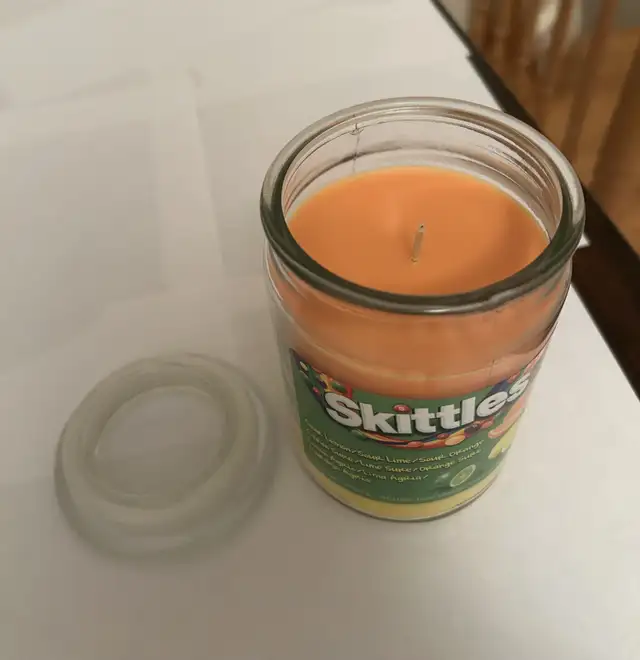 Skittles Scented Candle in Home Décor & Accents in Markham / York Region - Image 5