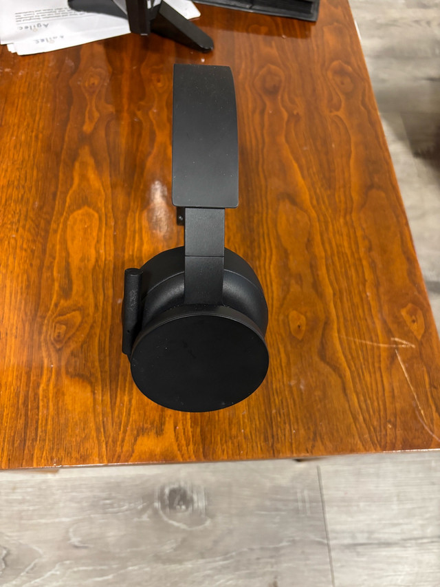 Xbox Wireless Headset 2024 in Headphones in Belleville - Image 3