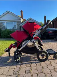 City Select Stroller - Can accommodate 3 kids at once