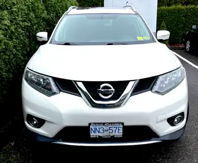 Great Car. Panoramic sun roof, AWD, AC, PW, PDL CD player, cruise control, new battery, Michelins. G...