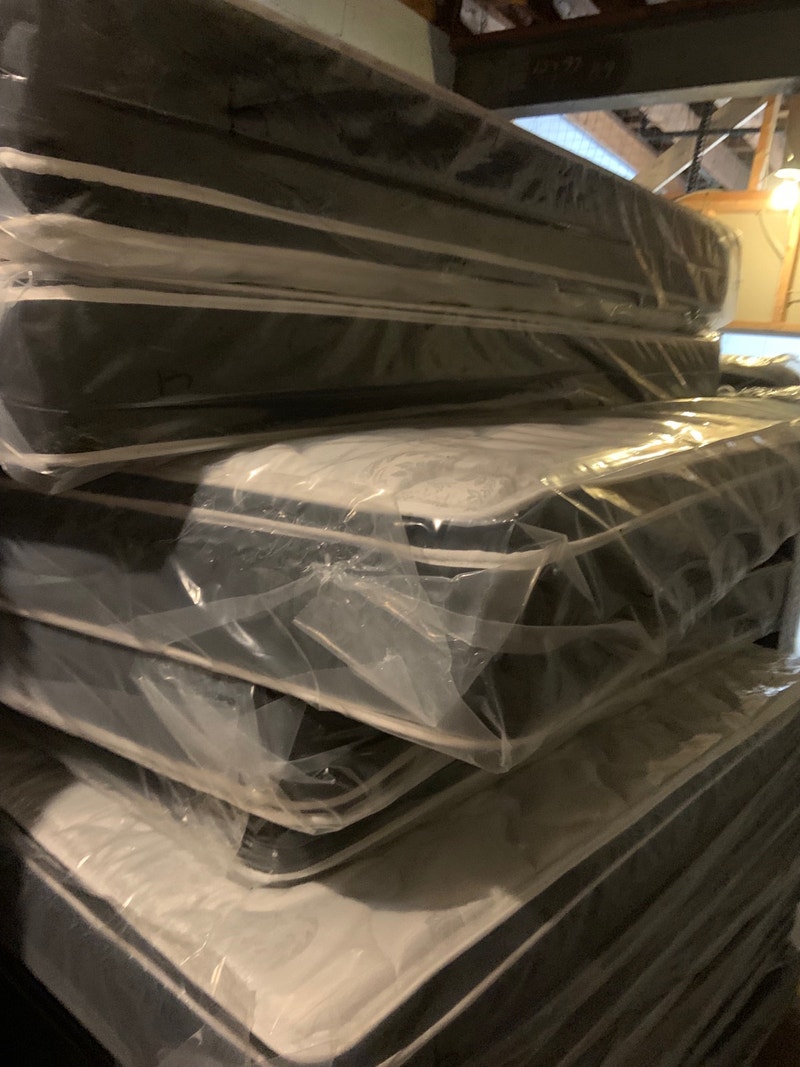 Brand New QUEEN PILLOWTOPS and FREE DELIVERY Beds & Mattresses City