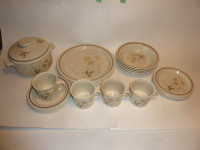 ROYAL DOULTON LAMBETHWARE "SANDSPRITE" 20 PC SET W/CASSEROLE