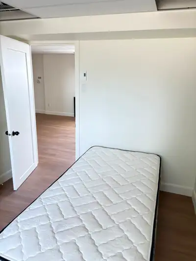 Chambre à louer dans maison partagée Chambre meublée avec lit simple disponible dès maintenant dans...