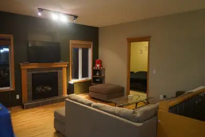 Tenant pays 65% utilities (water, electric, & gas). Internet is included for free. Laundry is shared...
