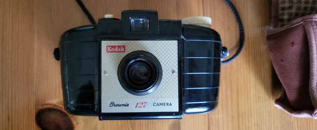 KODAK Brownie 127 Camera in Cameras & Camcorders in Pembroke