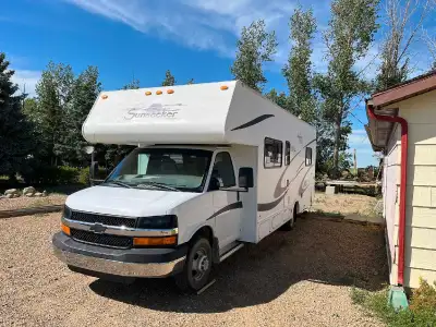This 30ft Motorhome is well maintained with a recent brake check and two brand-new front tires. 134....