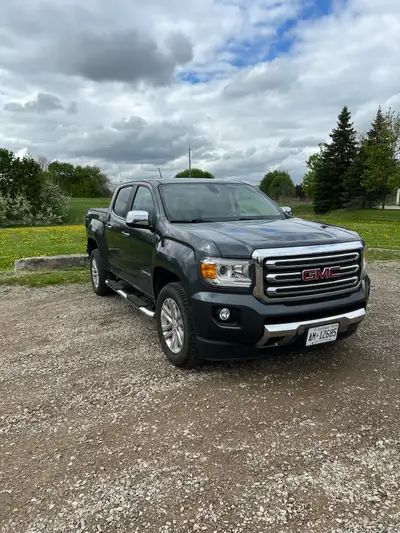 2017 GMC Canyon SLT crewcab, leather interior winthout rips, everything works as it should and no wa...