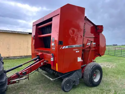 2008 Massey Ferguson 2756A Round Baler. Net wrap and twine. Auto cycle. 17191 bales. Field ready. We...