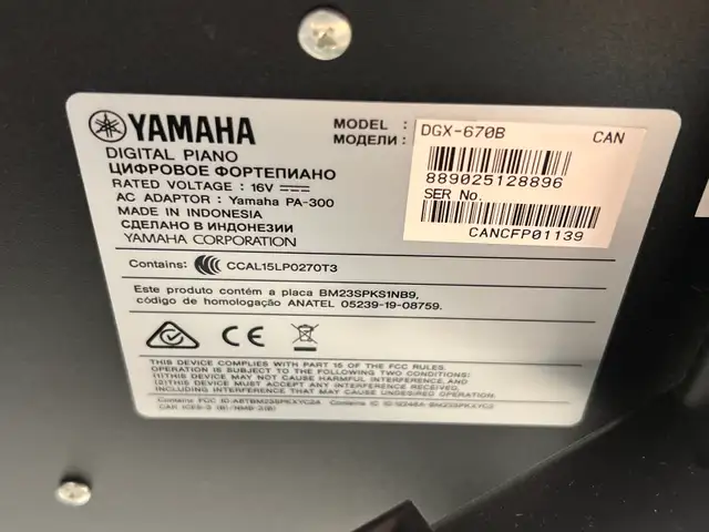 Yamaha DGX-670B Digital Piano – Like New | Full 88 Weighted Keys in Pianos & Keyboards in City of Toronto - Image 3