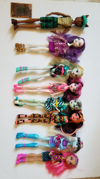 Monster High 2000s dolls (price inside)