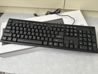 WIRED KEYBOARDWITH PC AND MAC COMPATIBILITY