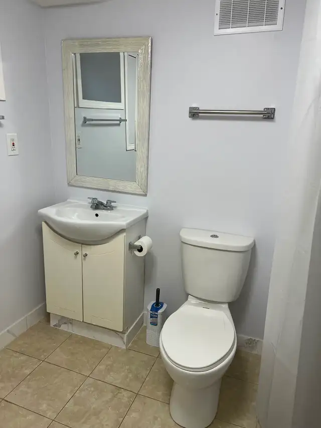 ALL INCLUSIVE 2 BR BSMNT UNIT - YONGE/DAVIS FOR RENT OCT 1st! in Long Term Rentals in Markham / York Region - Image 10