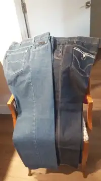 BRAND NEW 2 PAIRS OF UNI BLUE JEANS