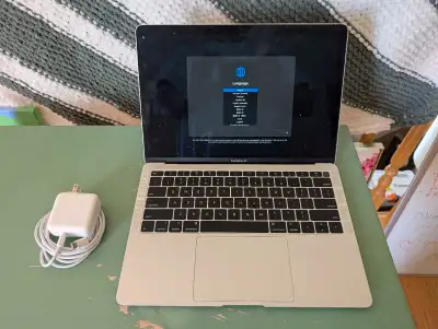 MacBook Air "Core i5" 1.6 13" 2018, View more