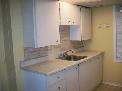 Bowmanville - 2 Bright 2 bedroom apts. in triplexs, eat-in kitchens with f/s; 4pc. baths; walk-in st...