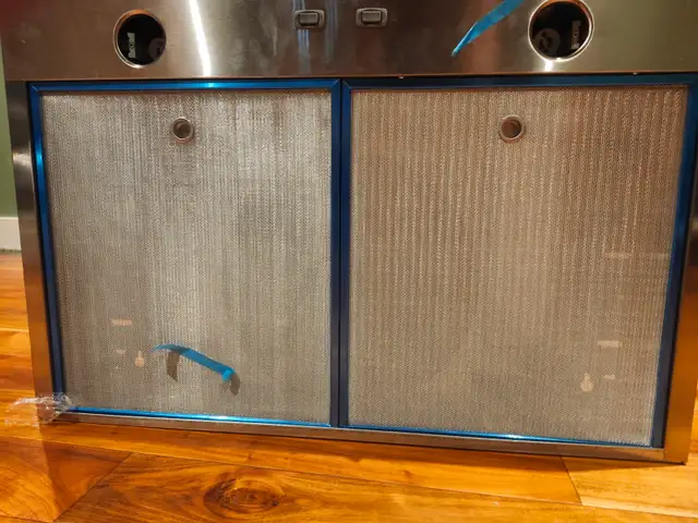 30 inch hood range. in Stoves, Ovens & Ranges in Hamilton - Image 3