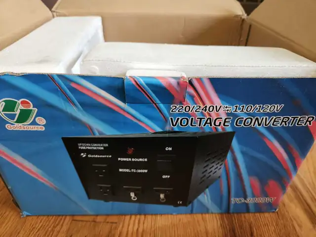 2-way 220/240v -110/120v voltage converter in General Electronics in City of Montréal - Image 3