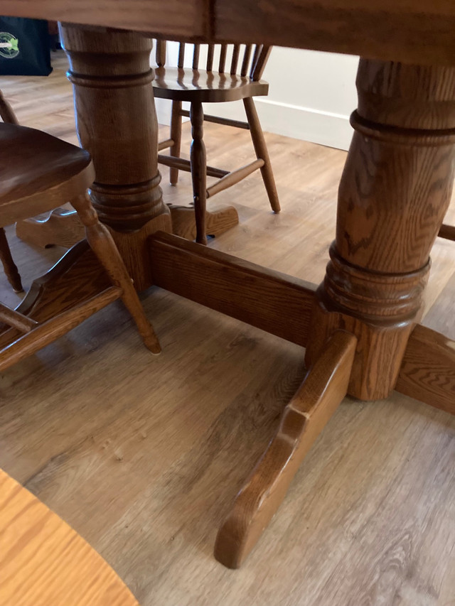 Solid Oak Dining room table in Dining Tables & Sets in Stratford - Image 2