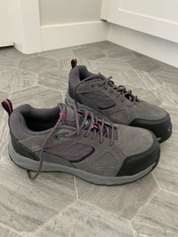 Women’s size 8 steel toe work shoes
