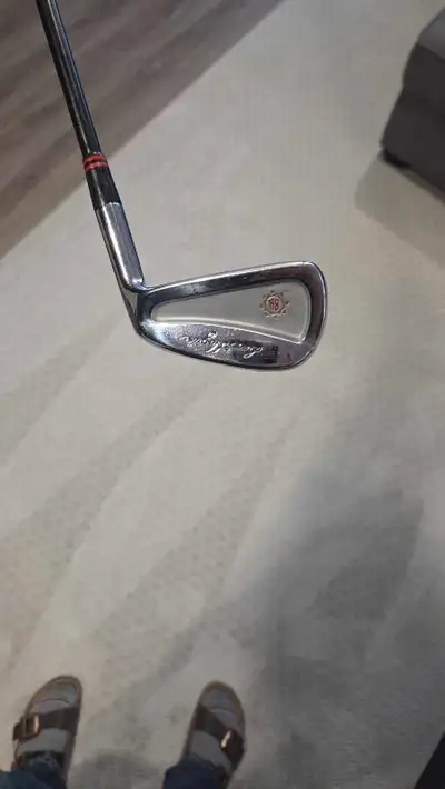 Hogan Apex Plus Irons 5-PW Stiff Graphite Shafts Midsize Champkey Grips Small Blemish On PW $100 Cas...