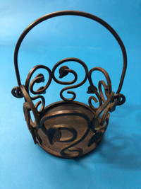 Beautifulw hand crafted small plant/flower metal holder whan