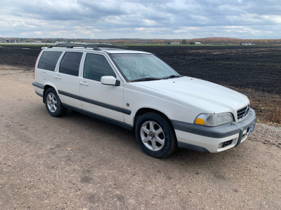Volvo v70 xc AWD for parts 