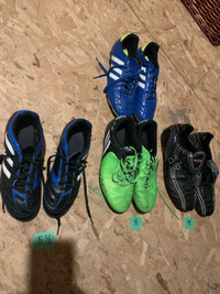 Soulier de soccer shoes gr 5.5  et 8