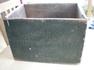 Ancienne boîte en bois (vers 1950): «Green Distillery N0 2»