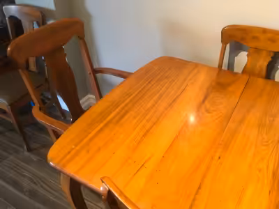 Includes captain’s chair and 3 extra leaves. Phone calls only.