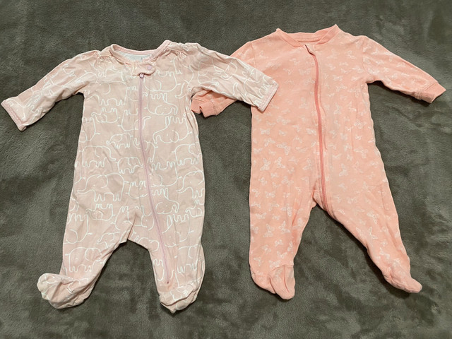 2 baby girl zipped sleepers 0-3 months - $8 in Clothing - 0-3 Months in Winnipeg