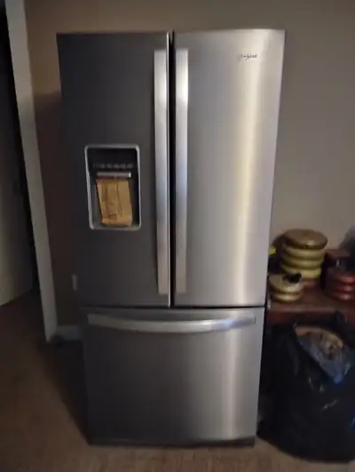8 month old whirlpool fridge used only 3 months., View more